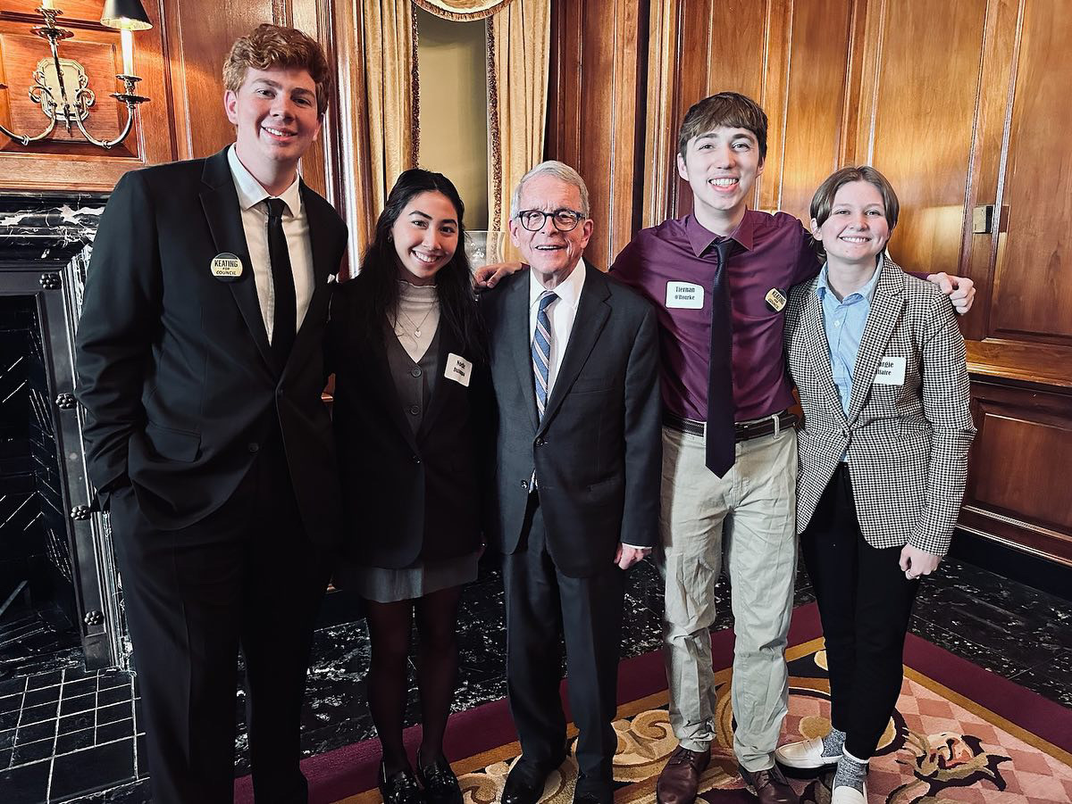 2023 campaign students with Mike DeWine